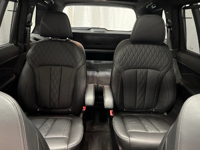 Thumbnail: 2024 BMW X7 - 13