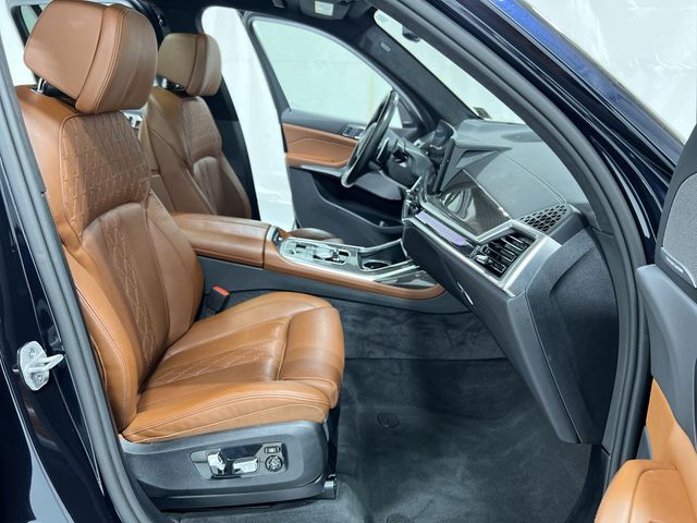 Thumbnail: 2026 BMW X7 - 26