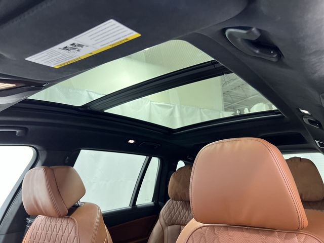 Thumbnail: 2026 BMW X7 - 24