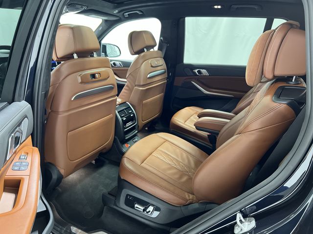 Thumbnail: 2026 BMW X7 - 12