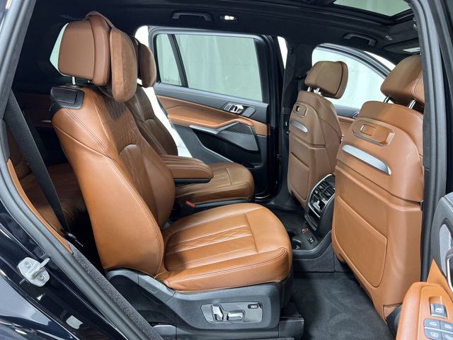 Thumbnail: 2026 BMW X7 - 25