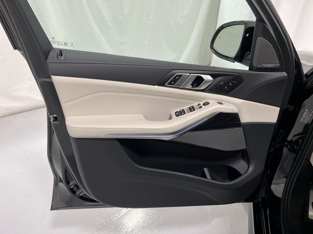 Thumbnail: 2026 BMW X5 - 30