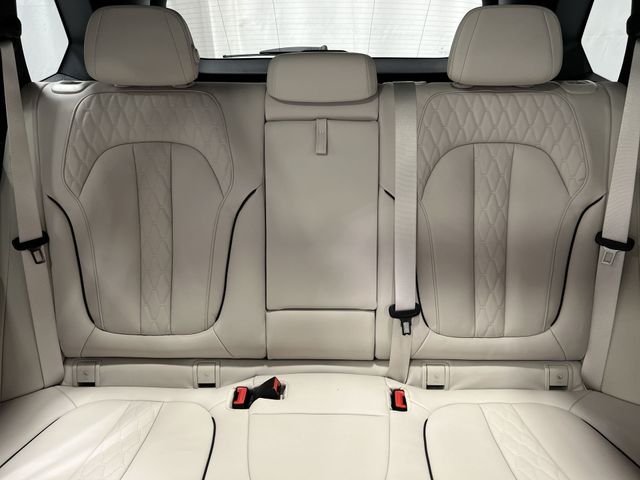 Thumbnail: 2026 BMW X5 - 13