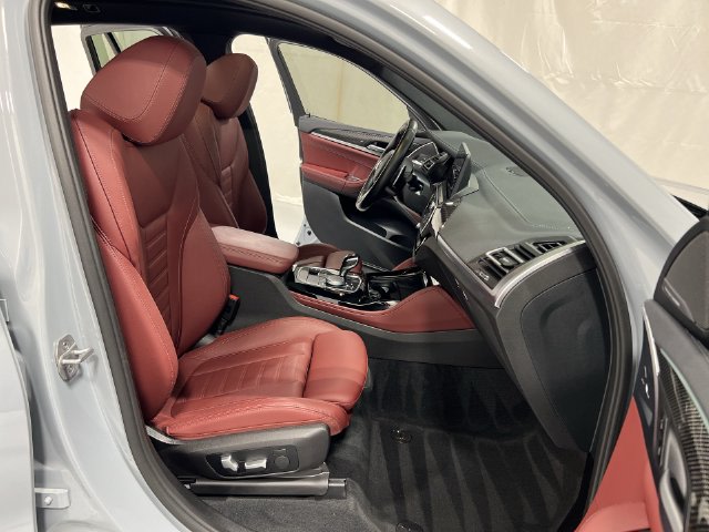 Thumbnail: 2023 BMW X4 - 11