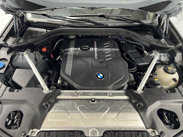 Thumbnail: 2023 BMW X4 - 8