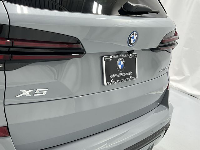 Thumbnail: 2026 BMW X5 - 25