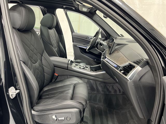 Thumbnail: 2026 BMW X5 - 31