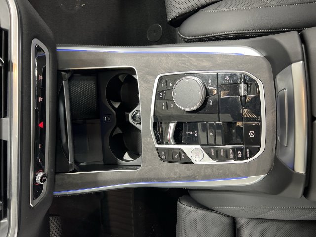 Thumbnail: 2026 BMW X5 - 14