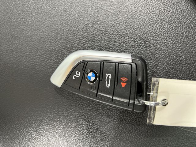 Thumbnail: 2023 BMW X3 - 16