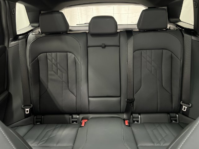 Thumbnail: 2026 BMW X3 - 12