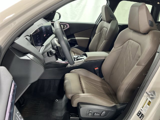 Thumbnail: 2026 BMW X3 - 11