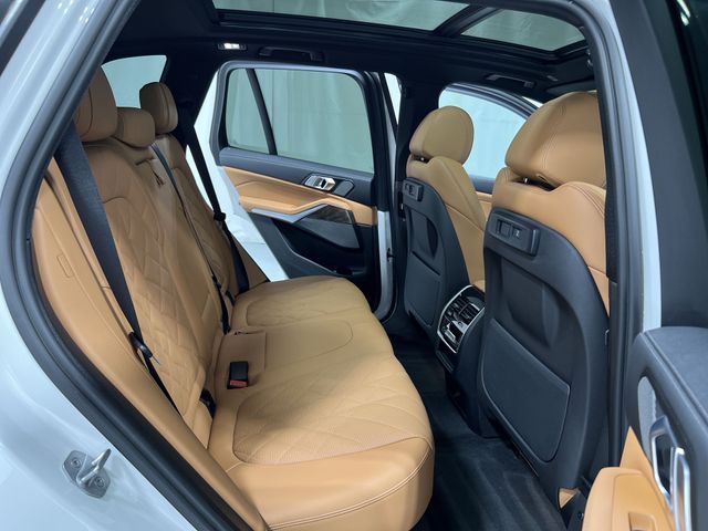 Thumbnail: 2023 BMW X5 - 29