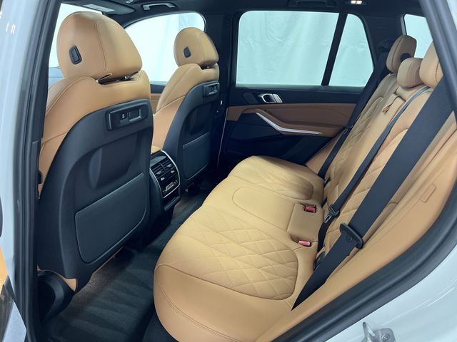 Thumbnail: 2023 BMW X5 - 28
