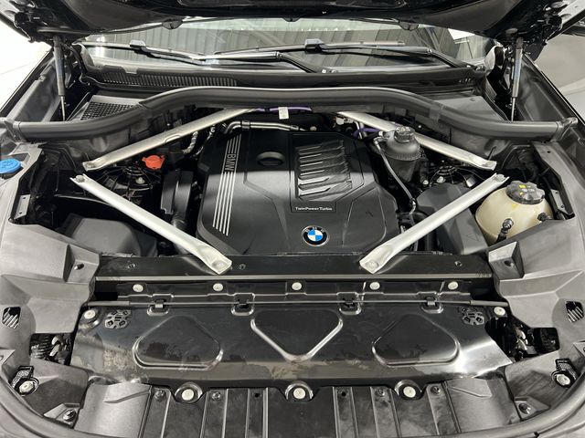 Thumbnail: 2023 BMW X5 - 8