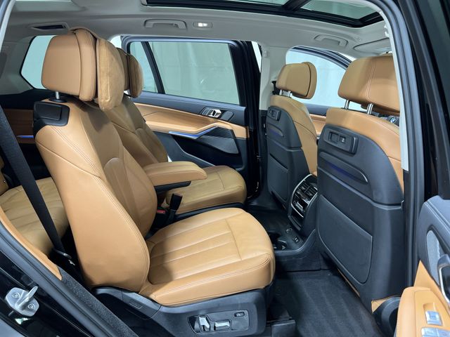 Thumbnail: 2022 BMW X7 - 28