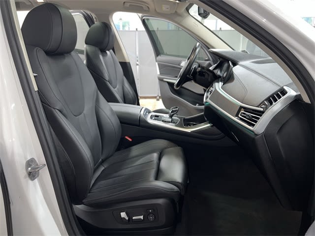 Thumbnail: 2022 BMW X7 - 32