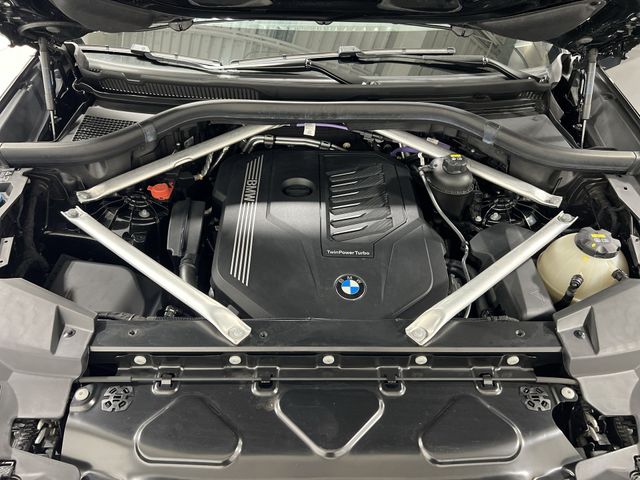 Thumbnail: 2022 BMW X6 - 9