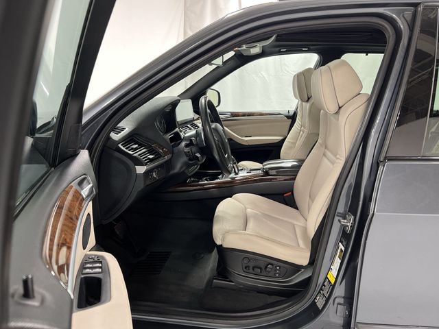 Thumbnail: 2013 BMW X5 - 10