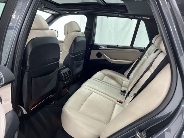Thumbnail: 2013 BMW X5 - 29