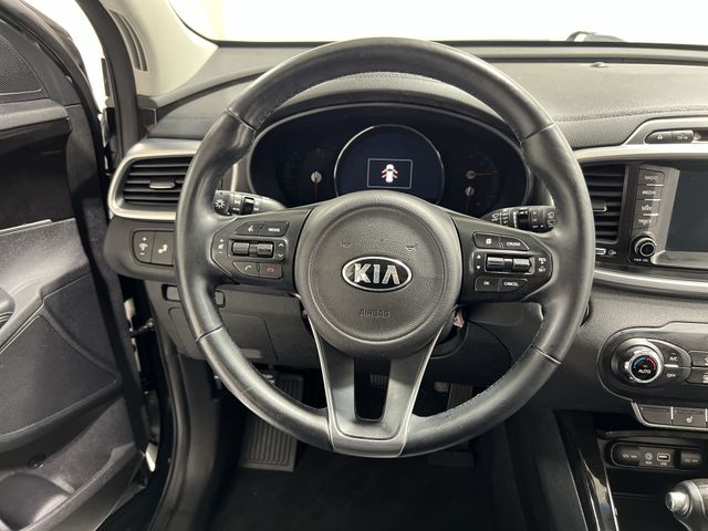 Thumbnail: 2017 Kia Sorento - 9