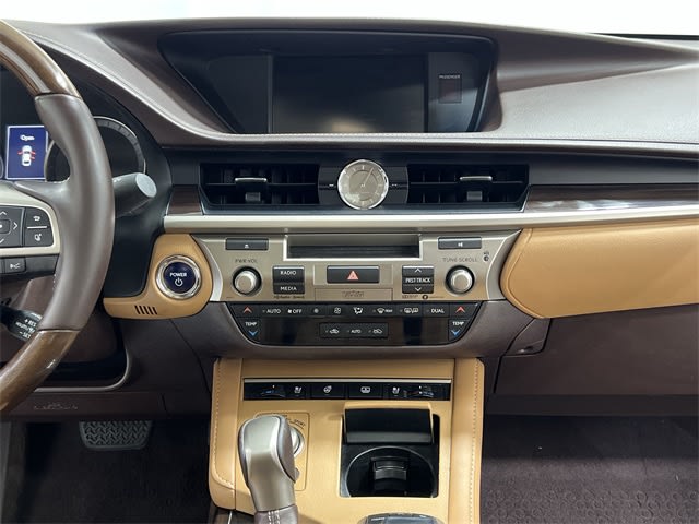 Thumbnail: 2018 Lexus ES - 14