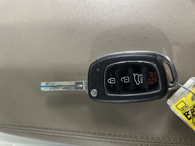 Thumbnail: 2019 Hyundai Tucson - 18