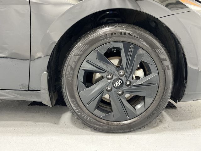 Thumbnail: 2023 Hyundai Elantra - 7