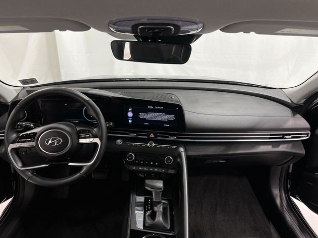 Thumbnail: 2022 Hyundai Elantra - 2