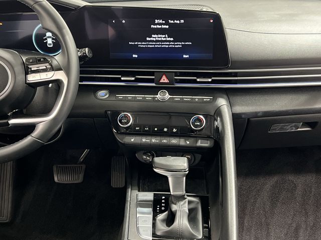 Thumbnail: 2022 Hyundai Elantra - 14