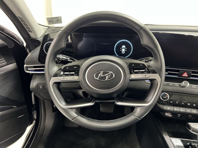 Thumbnail: 2022 Hyundai Elantra - 10