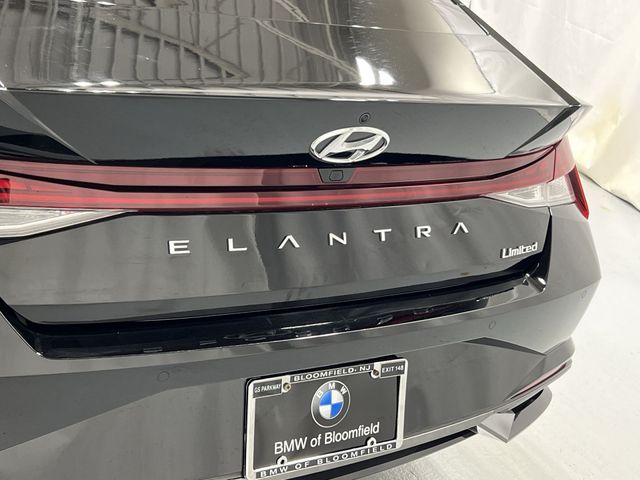 Thumbnail: 2022 Hyundai Elantra - 7