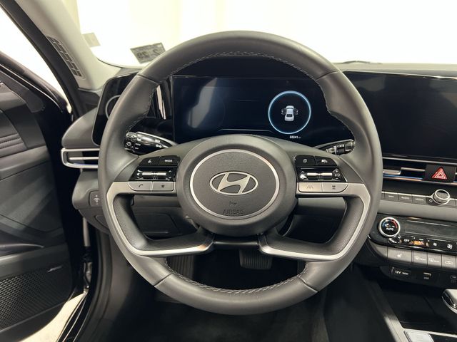 Thumbnail: 2024 Hyundai Elantra - 10