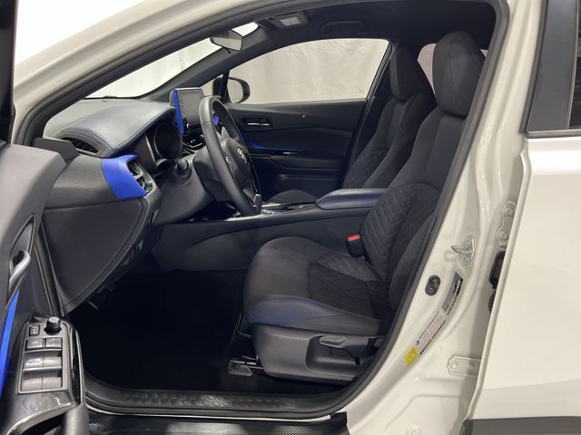 Thumbnail: 2021 Toyota C-HR - 10