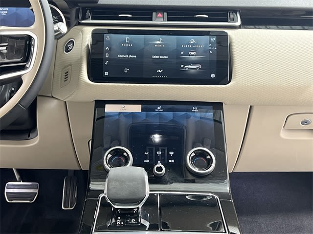 Thumbnail: 2022 Land Rover Range Rover Velar - 14