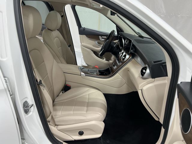Thumbnail: 2021 Mercedes-Benz GLC - 31
