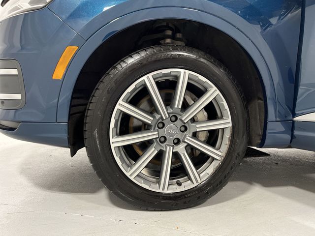 Thumbnail: 2019 Audi Q7 - 7