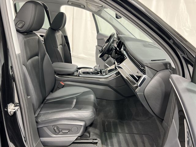 Thumbnail: 2023 Audi Q7 - 31