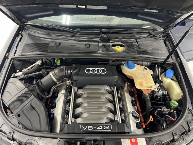 Thumbnail: 2005 Audi S4 - 9