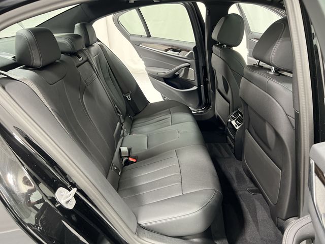 Thumbnail: 2023 BMW 5 Series - 26