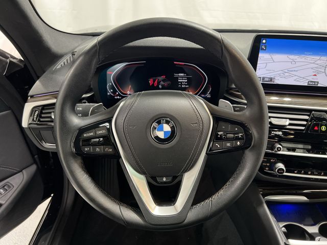 Thumbnail: 2023 BMW 5 Series - 10