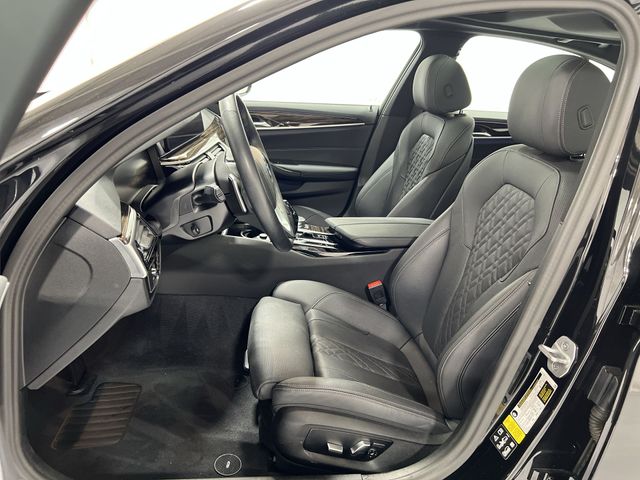 Thumbnail: 2023 BMW 5 Series - 12