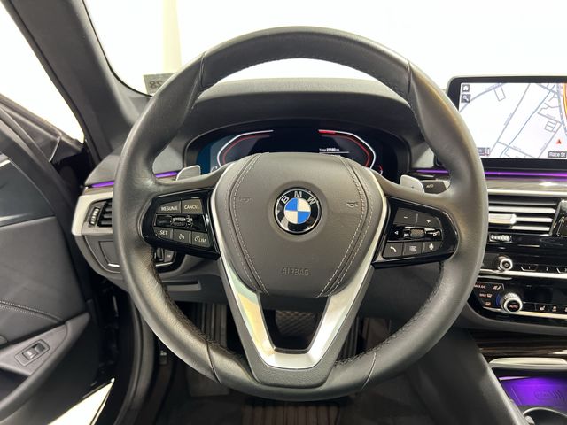 Thumbnail: 2023 BMW 5 Series - 10