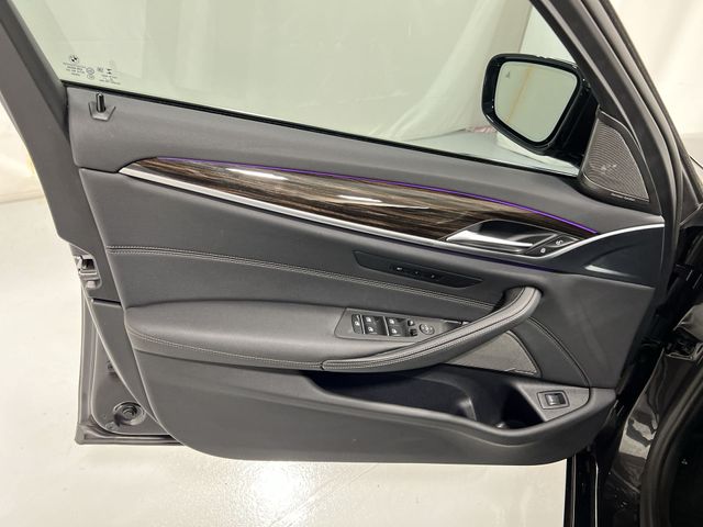 Thumbnail: 2023 BMW 5 Series - 29