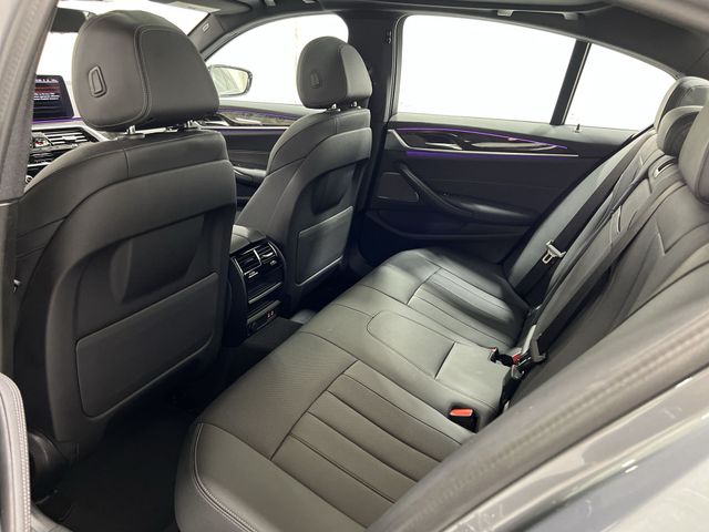 Thumbnail: 2023 BMW 5 Series - 25