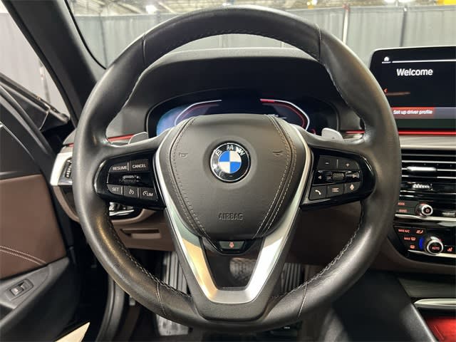 2022 BMW 5 Series 530xi 10