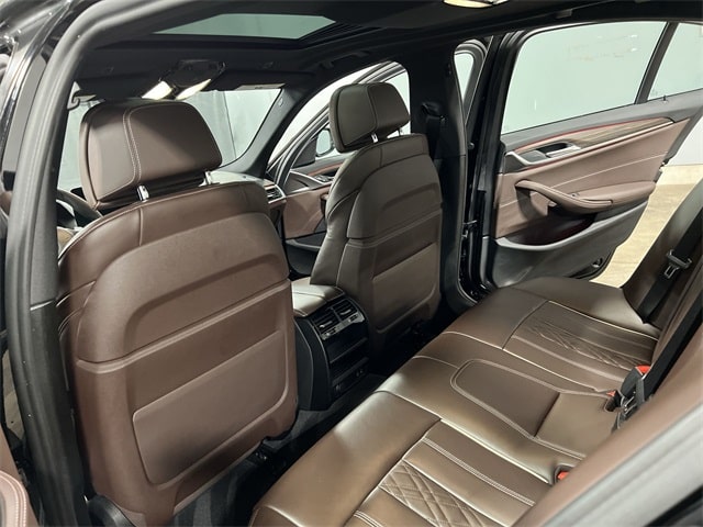 2022 BMW 5 Series 530xi 27
