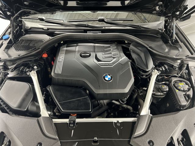 Thumbnail: 2023 BMW 5 Series - 9
