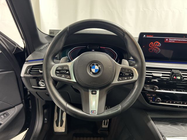 Thumbnail: 2023 BMW 5 Series - 10