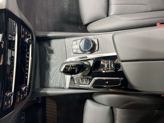 Thumbnail: 2023 BMW 5 Series - 14