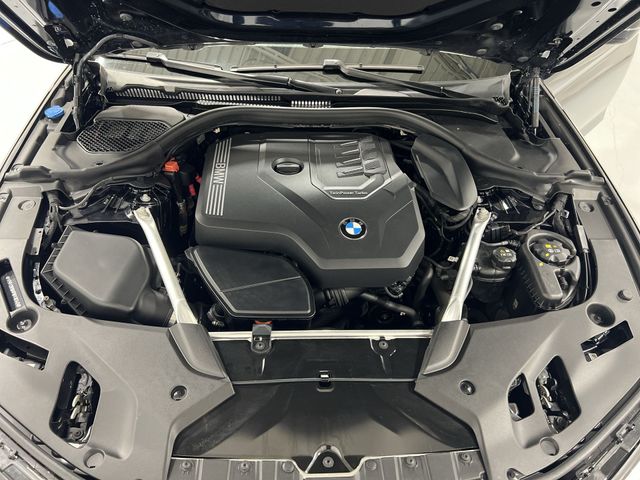 Thumbnail: 2023 BMW 5 Series - 9